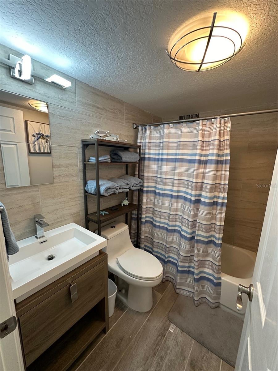 Image 16 of 44 For 2100 Peninsula Avenue 3050