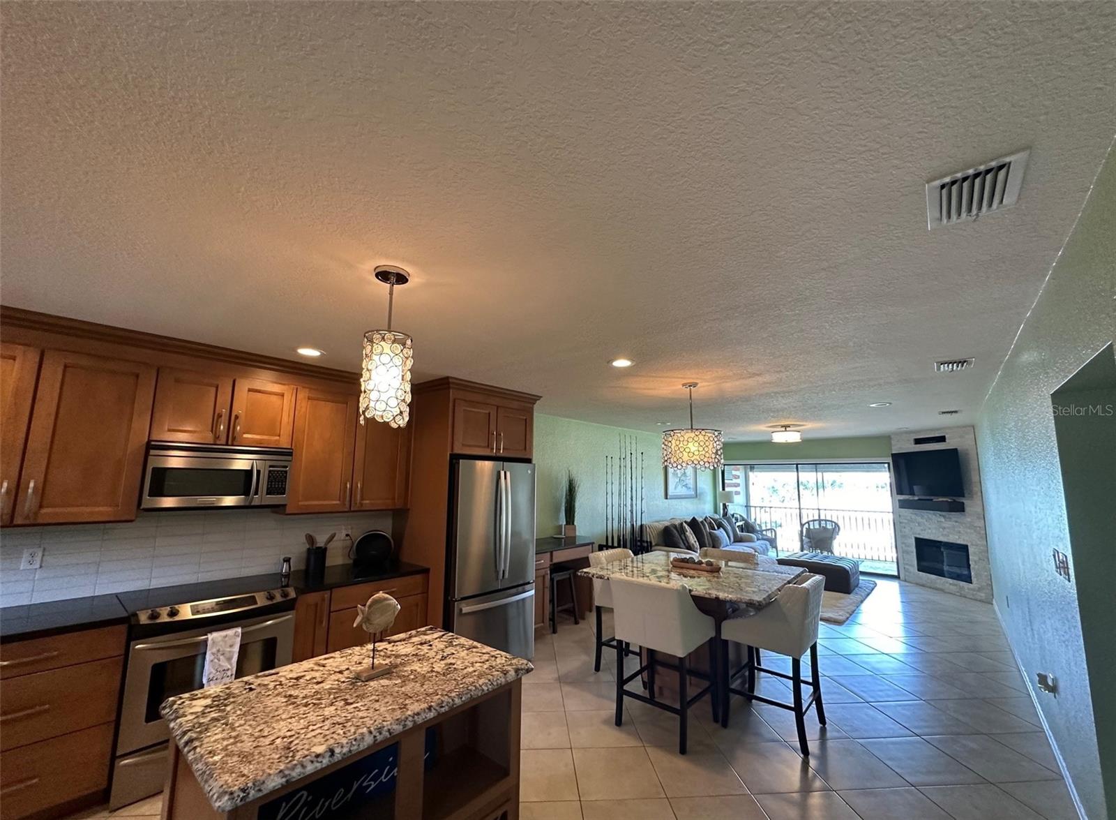 Image 3 of 44 For 2100 Peninsula Avenue 3050