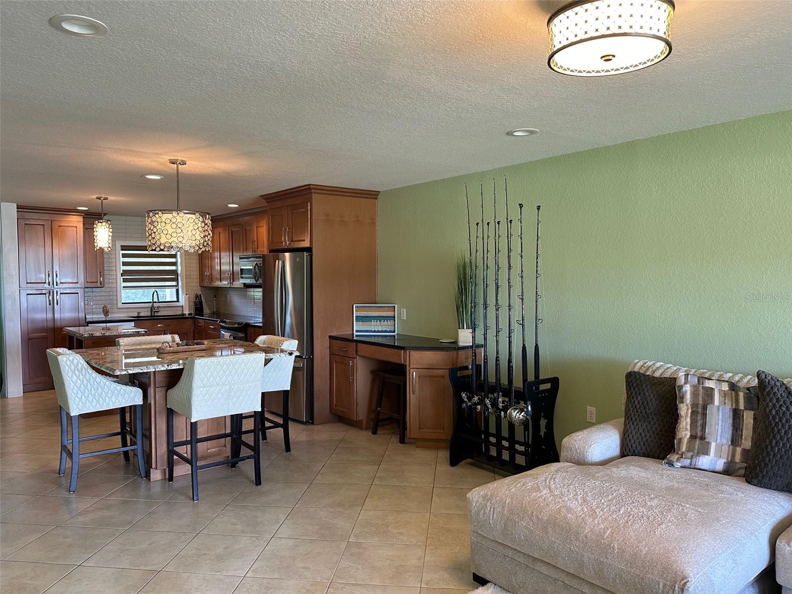 Image 4 of 44 For 2100 Peninsula Avenue 3050
