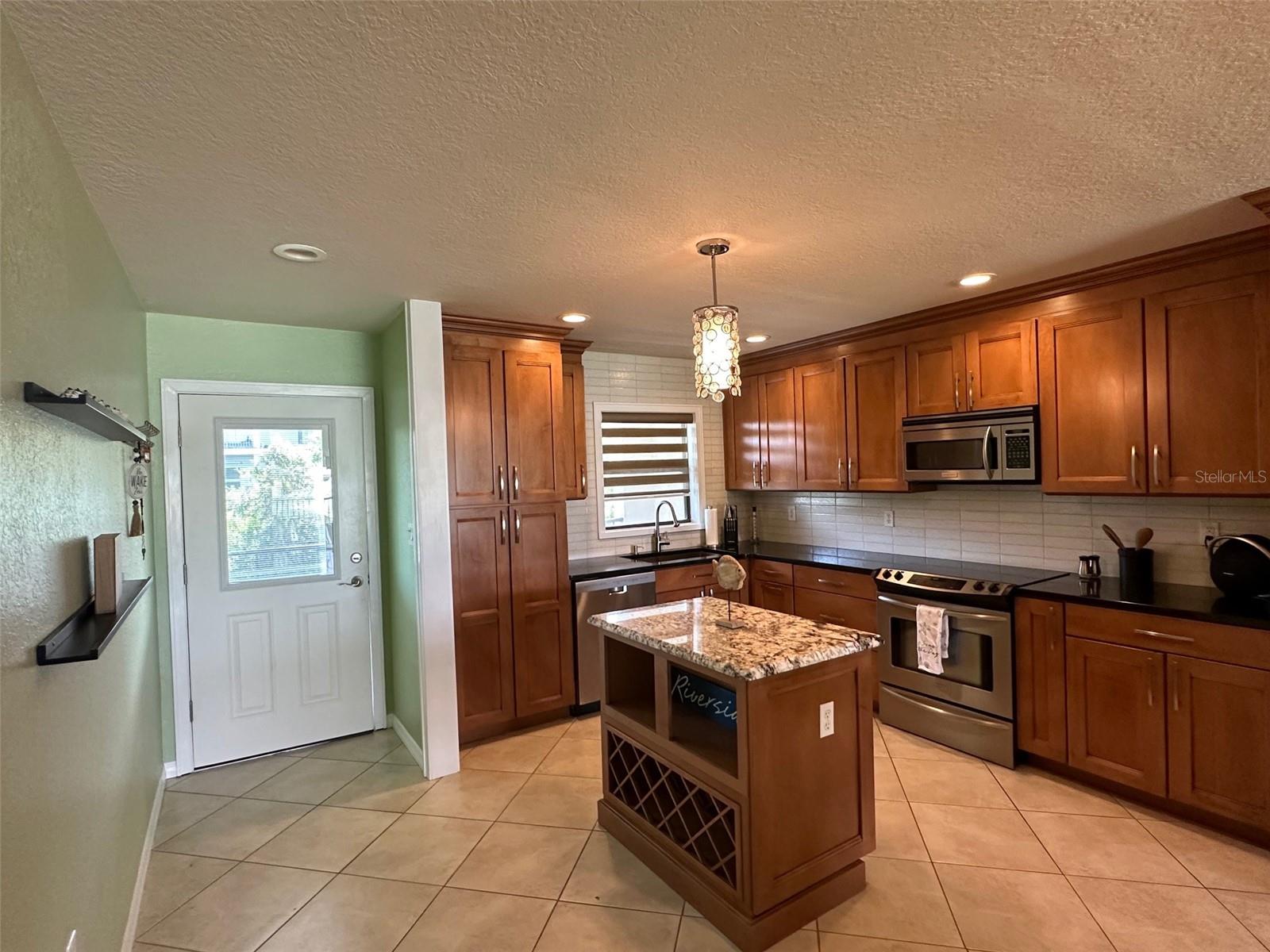 Image 7 of 44 For 2100 Peninsula Avenue 3050