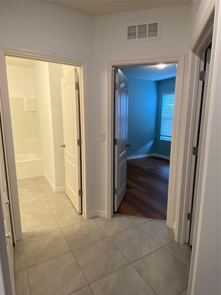 Image 14 of 22 For 3037 Gibraltar Boulevard