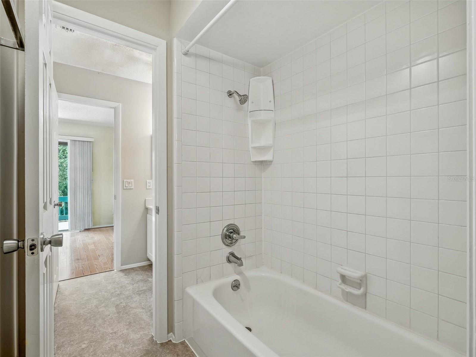 Image 19 of 47 For 191 Club House Boulevard