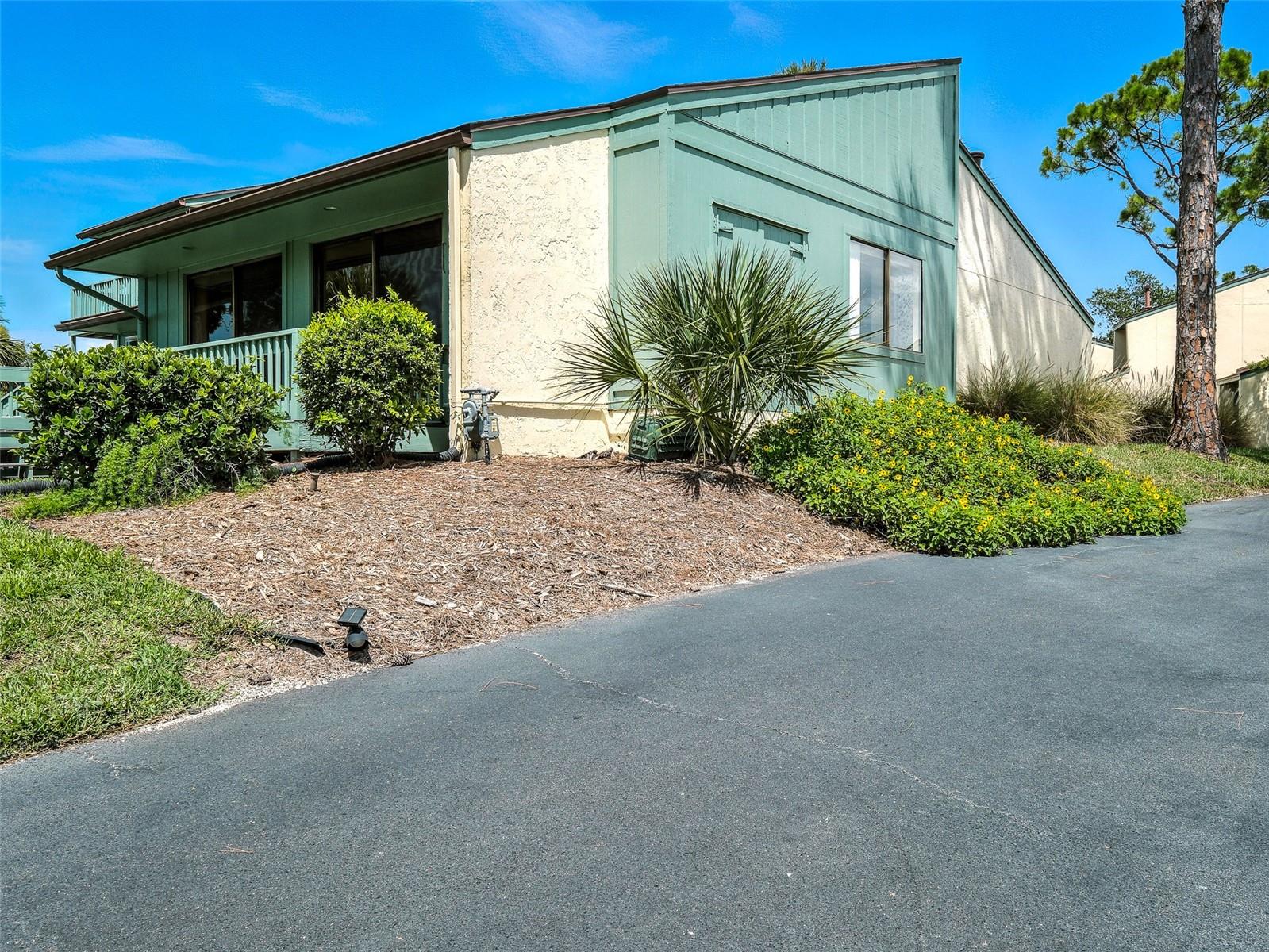 Image 29 of 47 For 191 Club House Boulevard