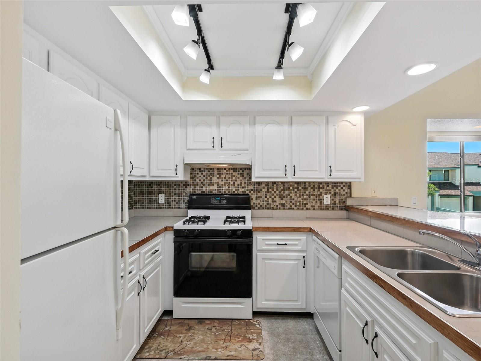 Image 4 of 47 For 191 Club House Boulevard