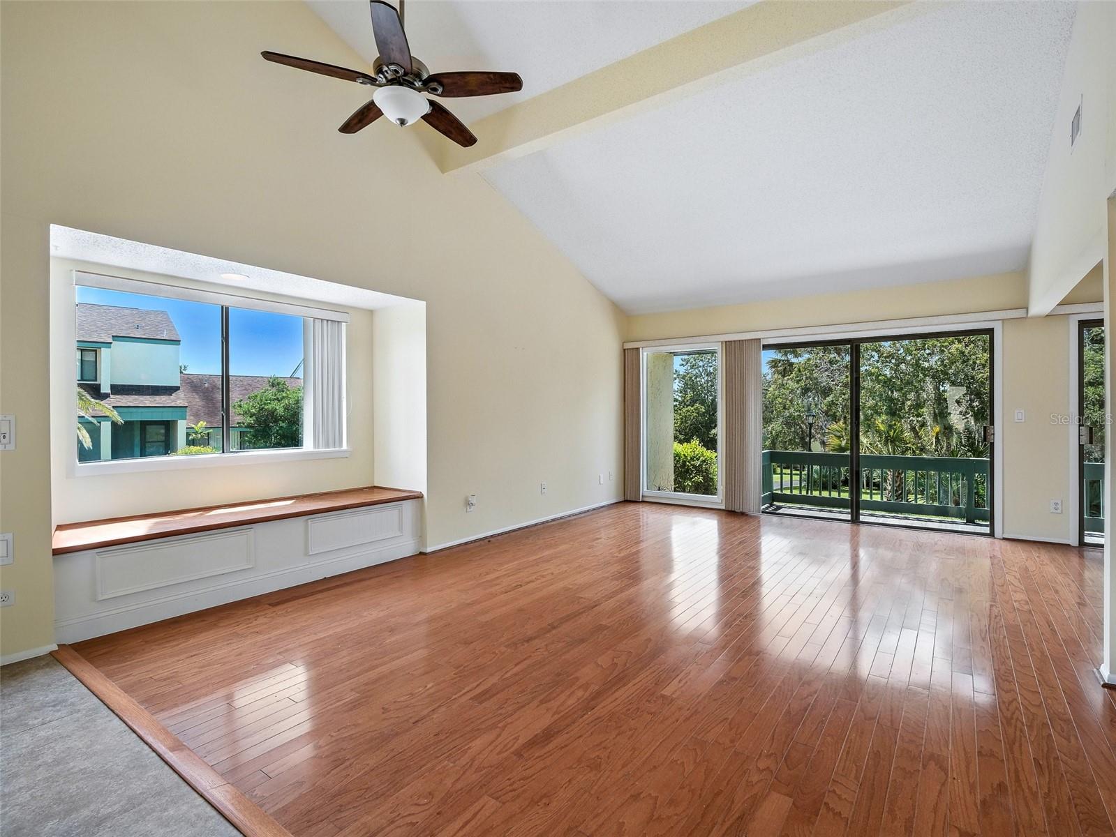 Image 5 of 47 For 191 Club House Boulevard