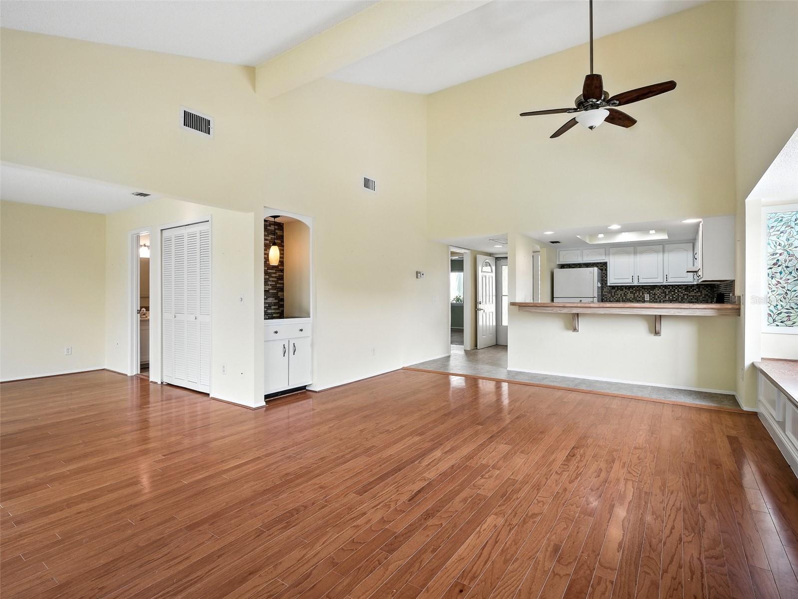 Image 8 of 47 For 191 Club House Boulevard