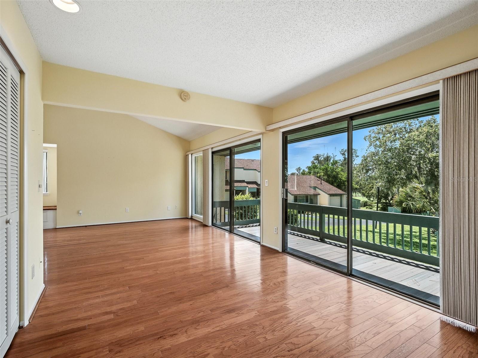 Image 9 of 47 For 191 Club House Boulevard
