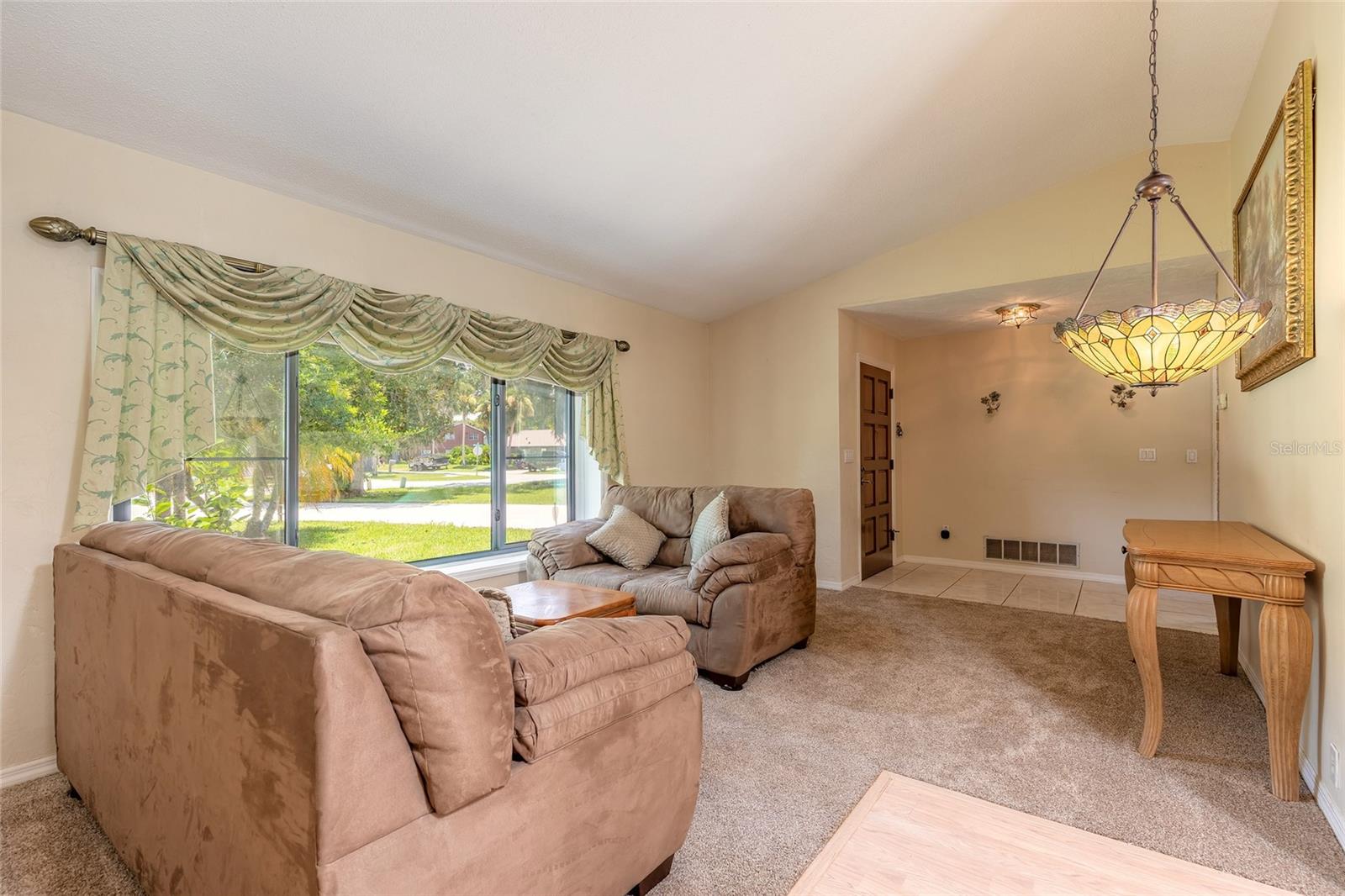 Image 9 of 43 For 437 Woodstock Drive