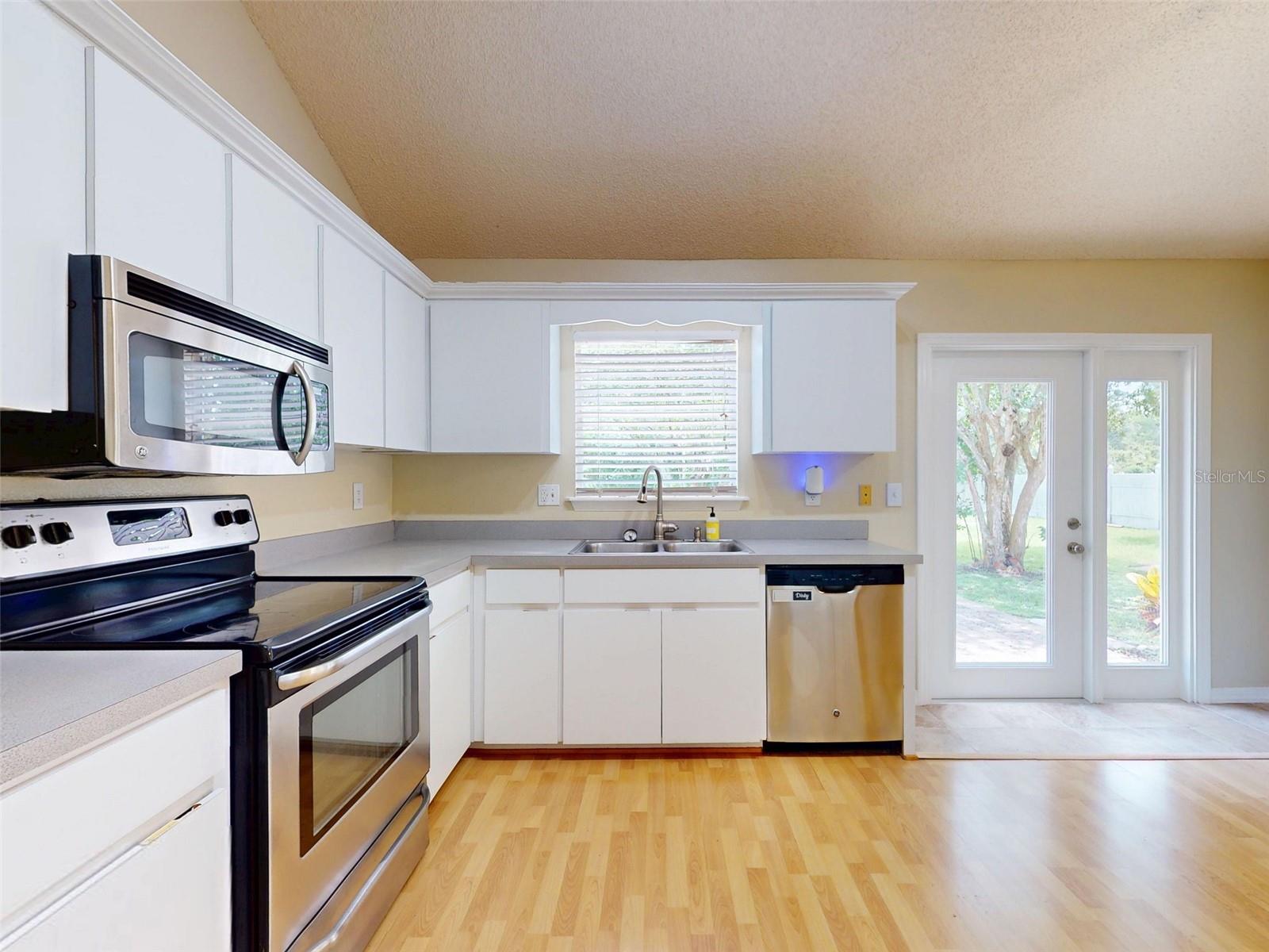 Image 11 of 40 For 1377 7th Avenue
