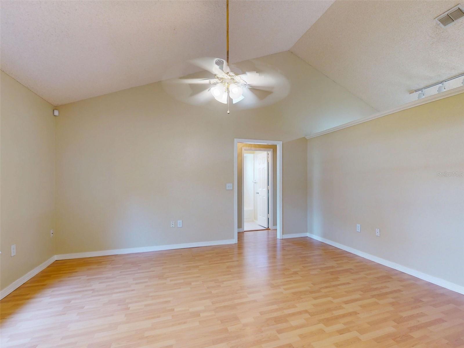 Image 20 of 40 For 1377 7th Avenue