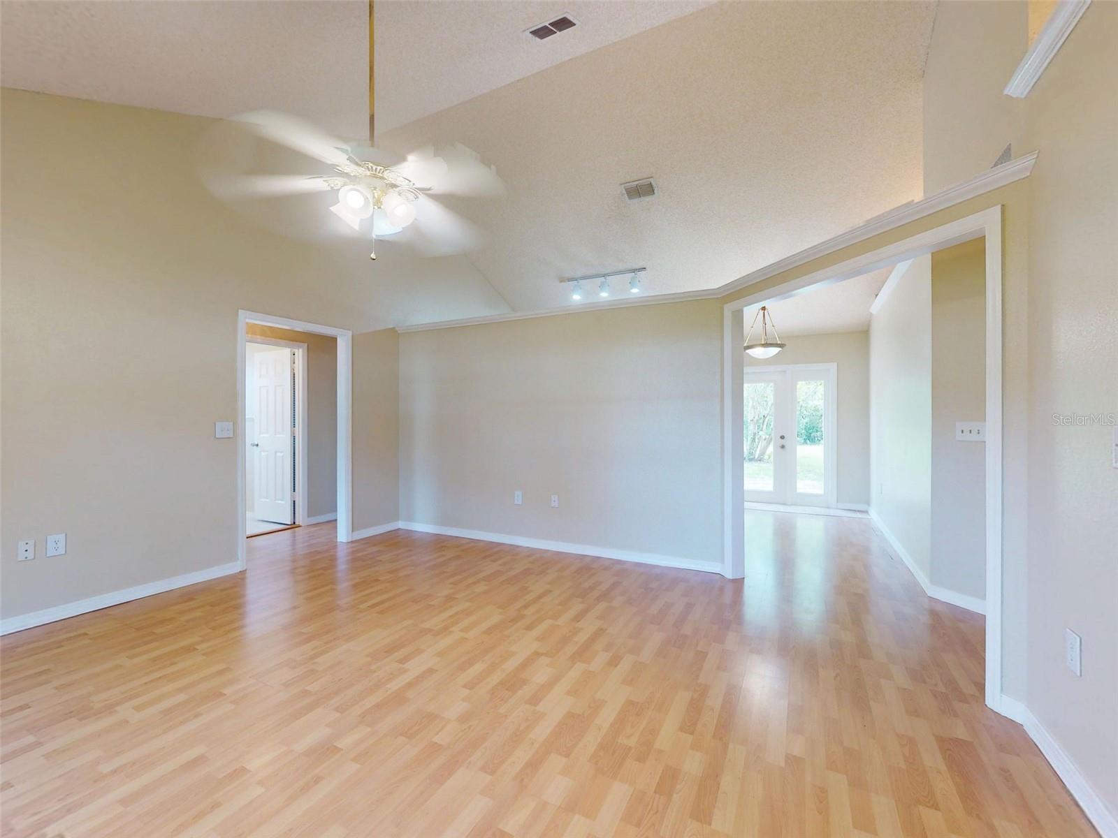 Image 5 of 40 For 1377 7th Avenue