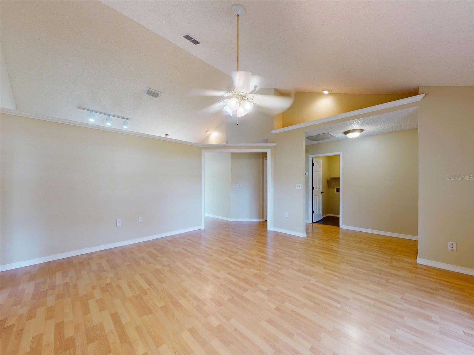Image 6 of 40 For 1377 7th Avenue