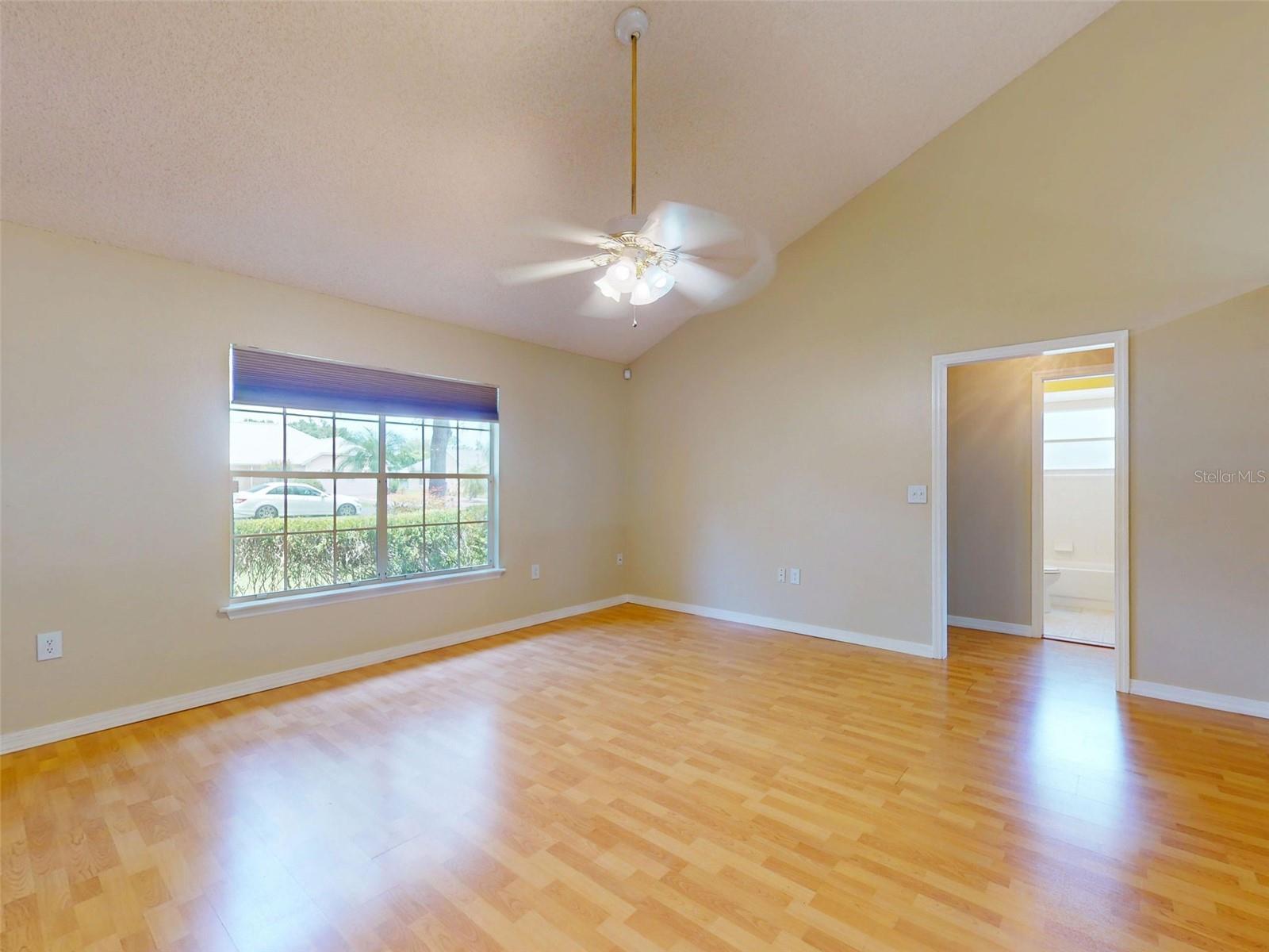 Image 8 of 40 For 1377 7th Avenue