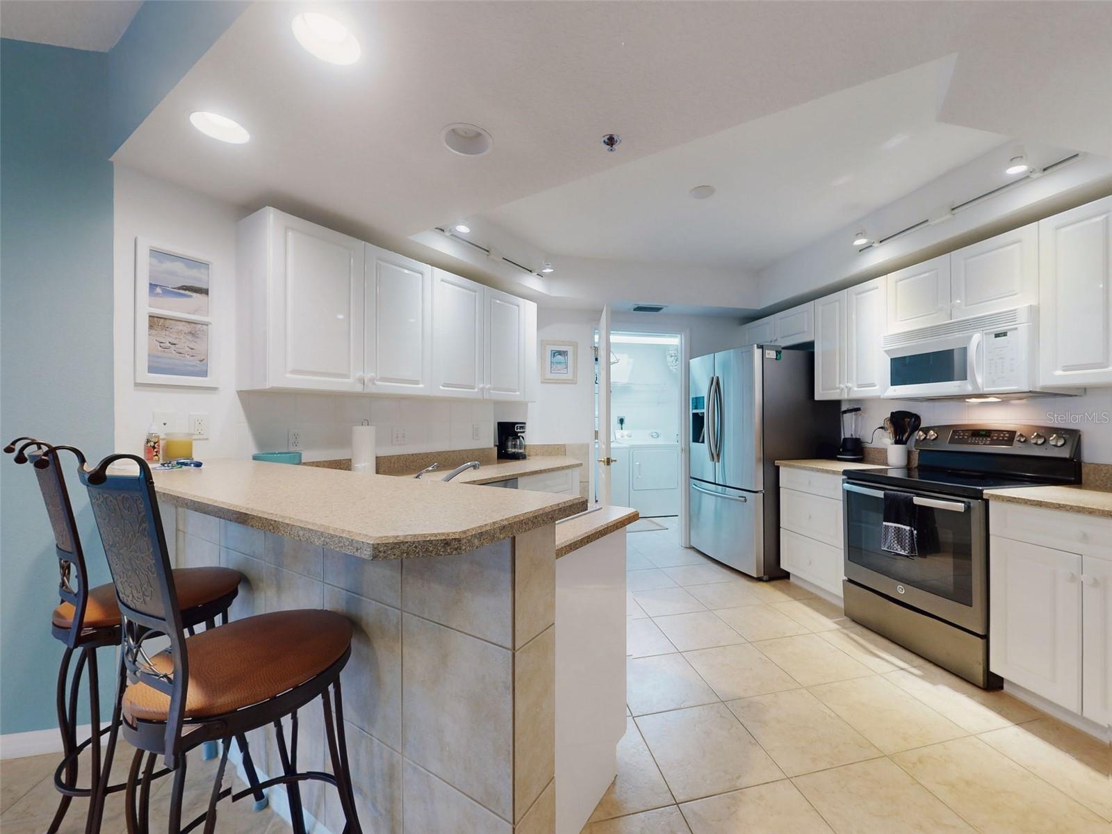 Image 21 of 84 For 5300 Atlantic Avenue 15-206