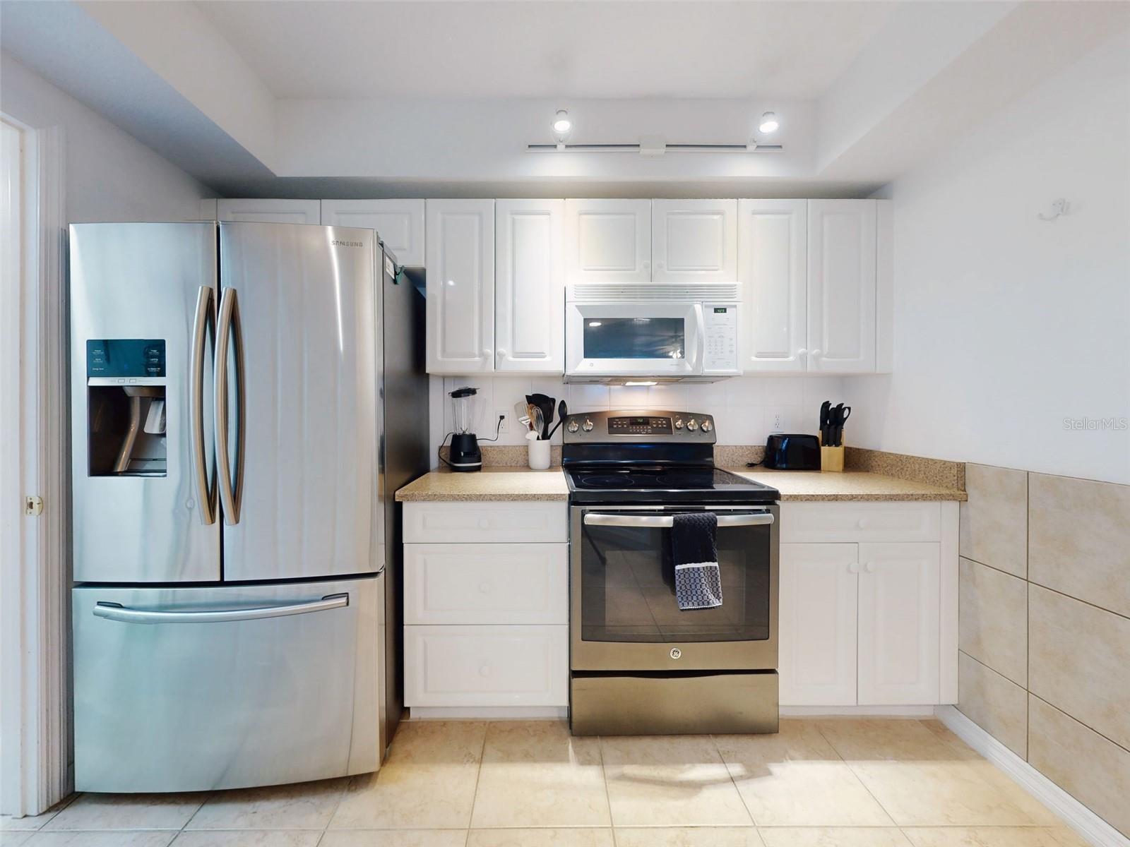 Image 24 of 84 For 5300 Atlantic Avenue 15-206