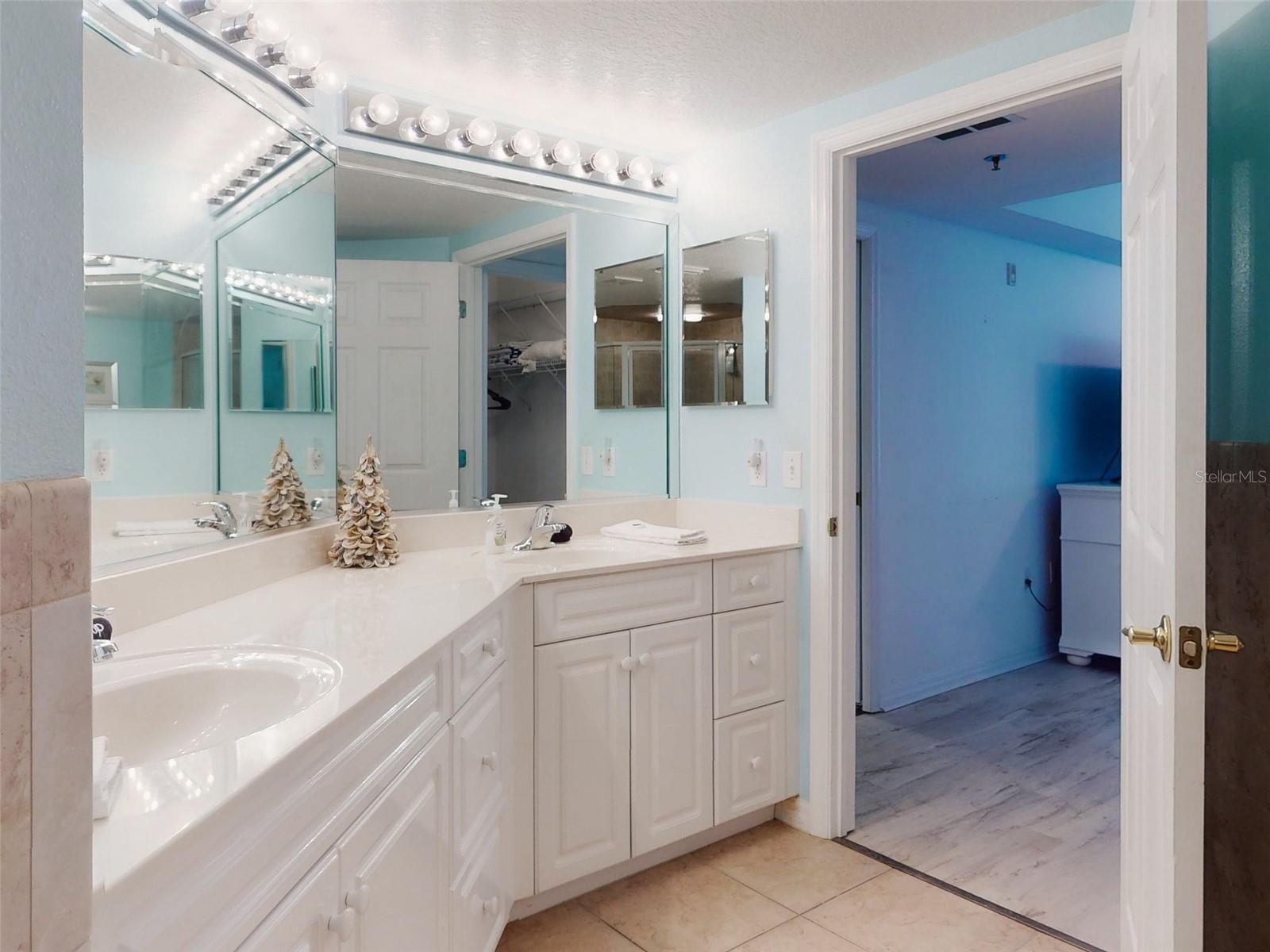 Image 37 of 84 For 5300 Atlantic Avenue 15-206