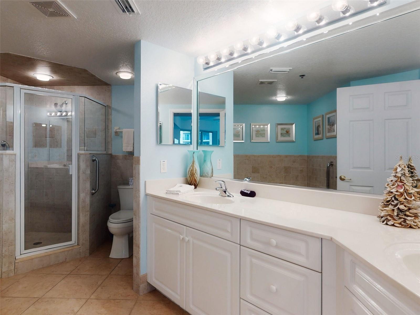 Image 38 of 84 For 5300 Atlantic Avenue 15-206
