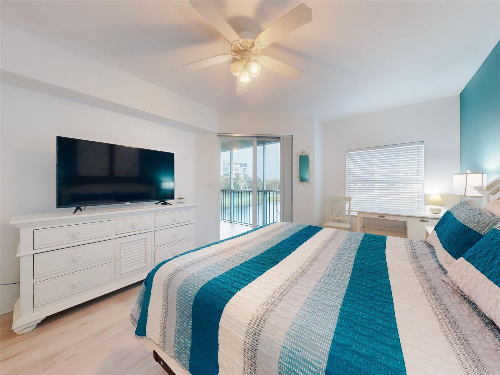 Image 41 of 84 For 5300 Atlantic Avenue 15-206