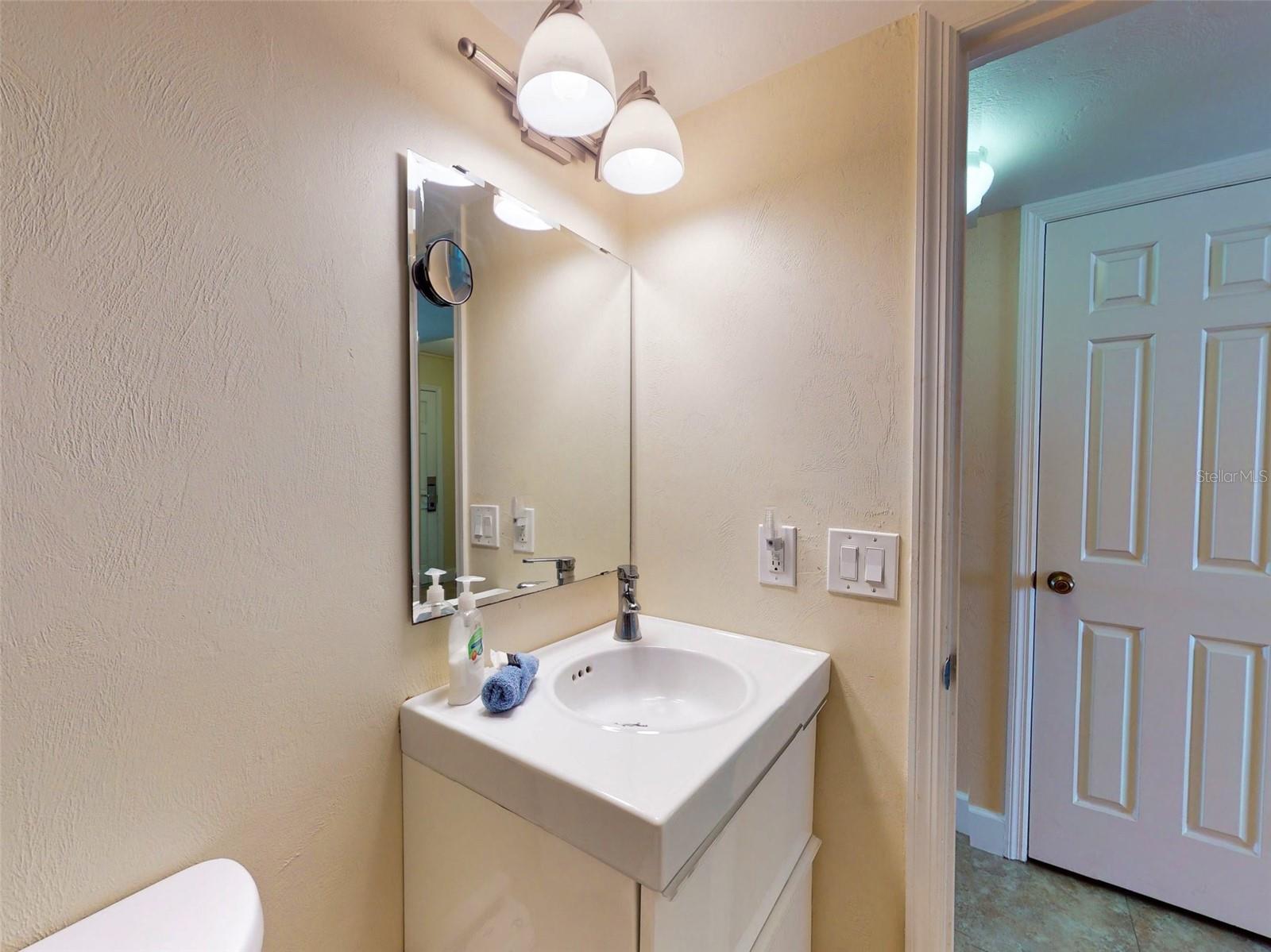 Image 14 of 39 For 4139 Atlantic Avenue B606