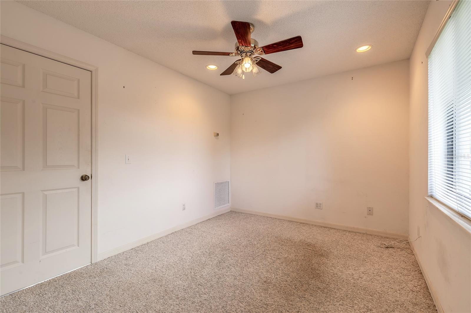 Image 25 of 61 For 2948 Willow Oak Drive