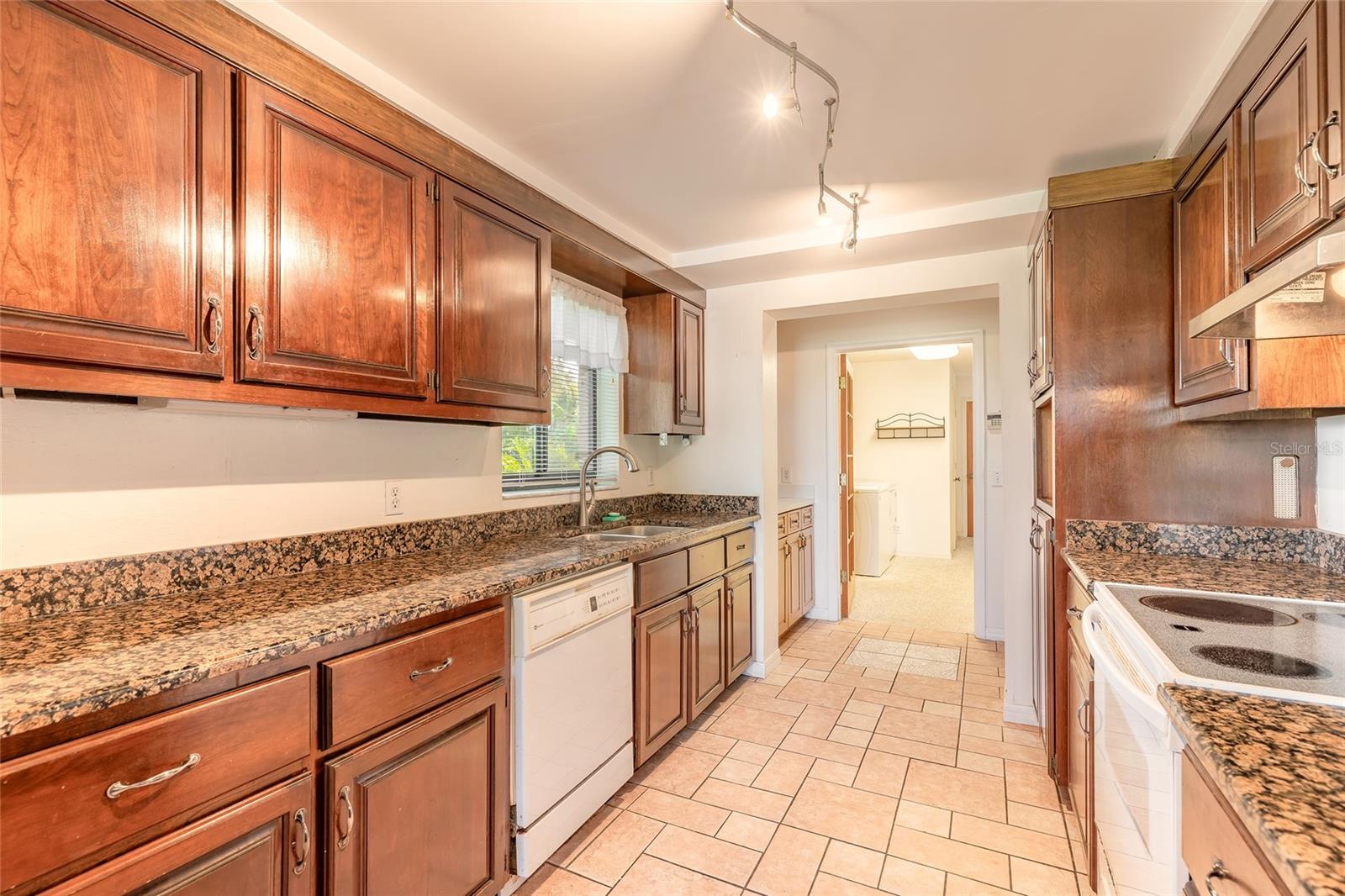 Image 31 of 61 For 2948 Willow Oak Drive