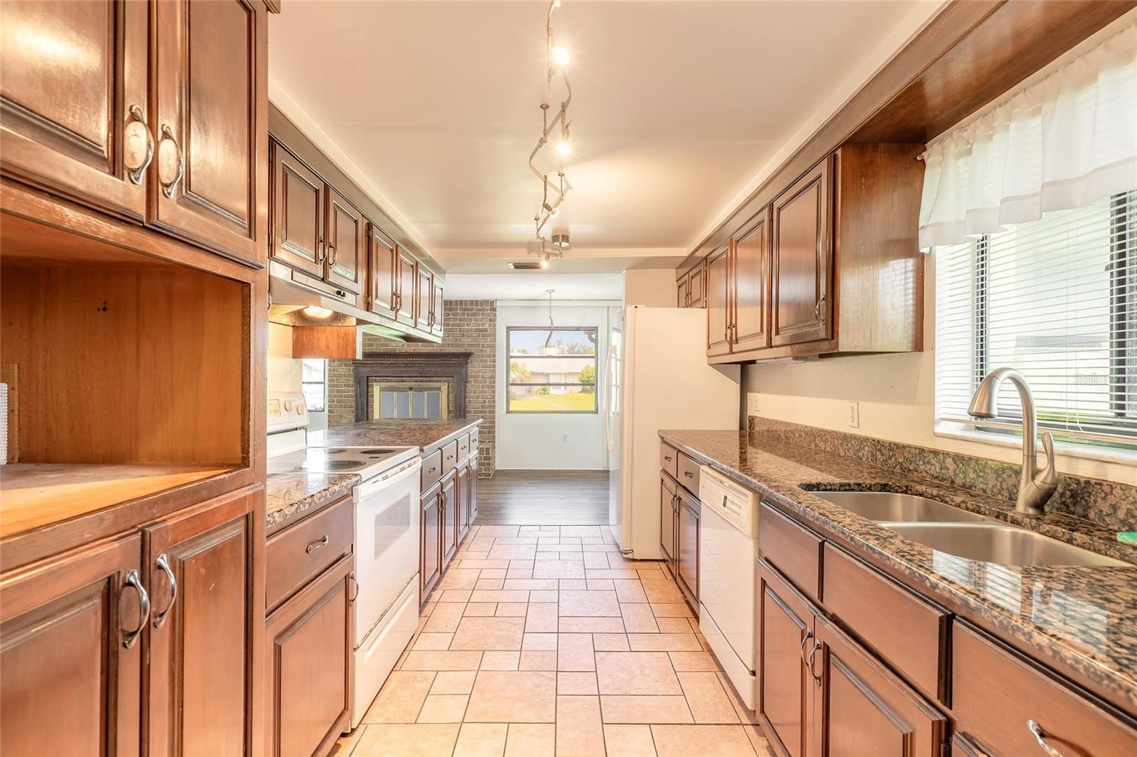 Image 32 of 61 For 2948 Willow Oak Drive