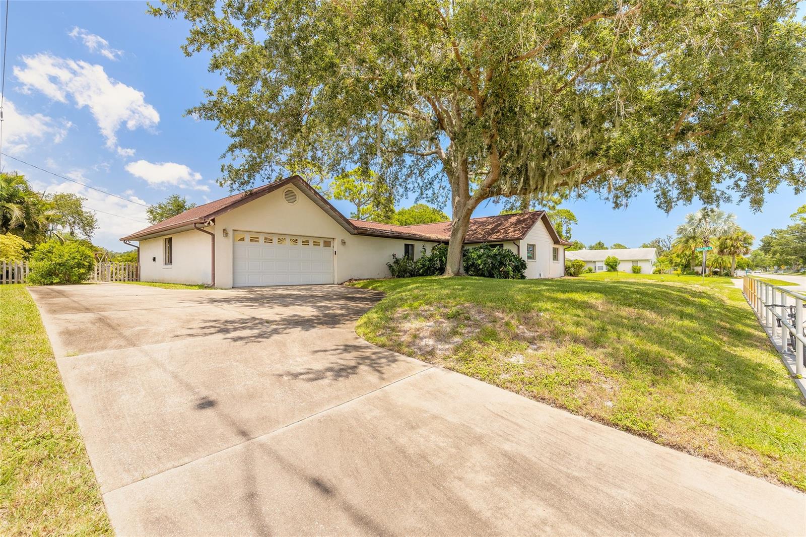 Image 7 of 61 For 2948 Willow Oak Drive