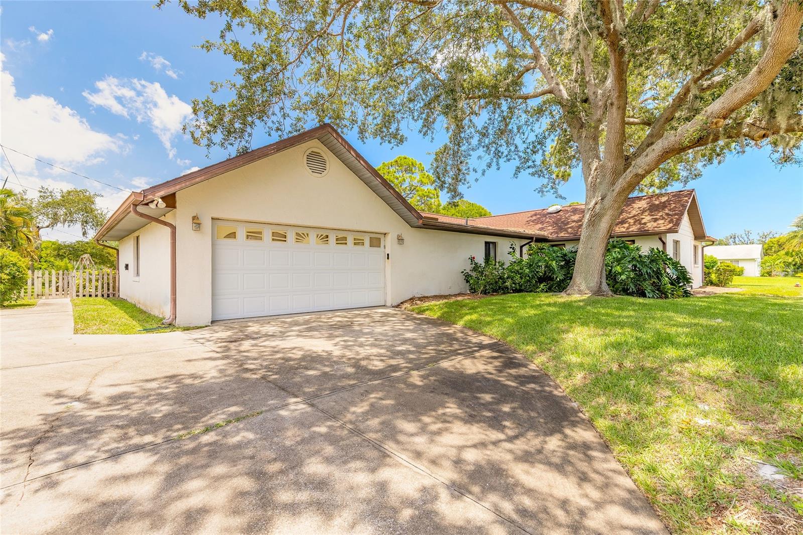Image 8 of 61 For 2948 Willow Oak Drive