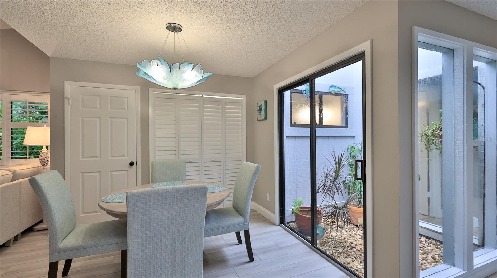Image 17 of 41 For 4287 Sea Mist Drive