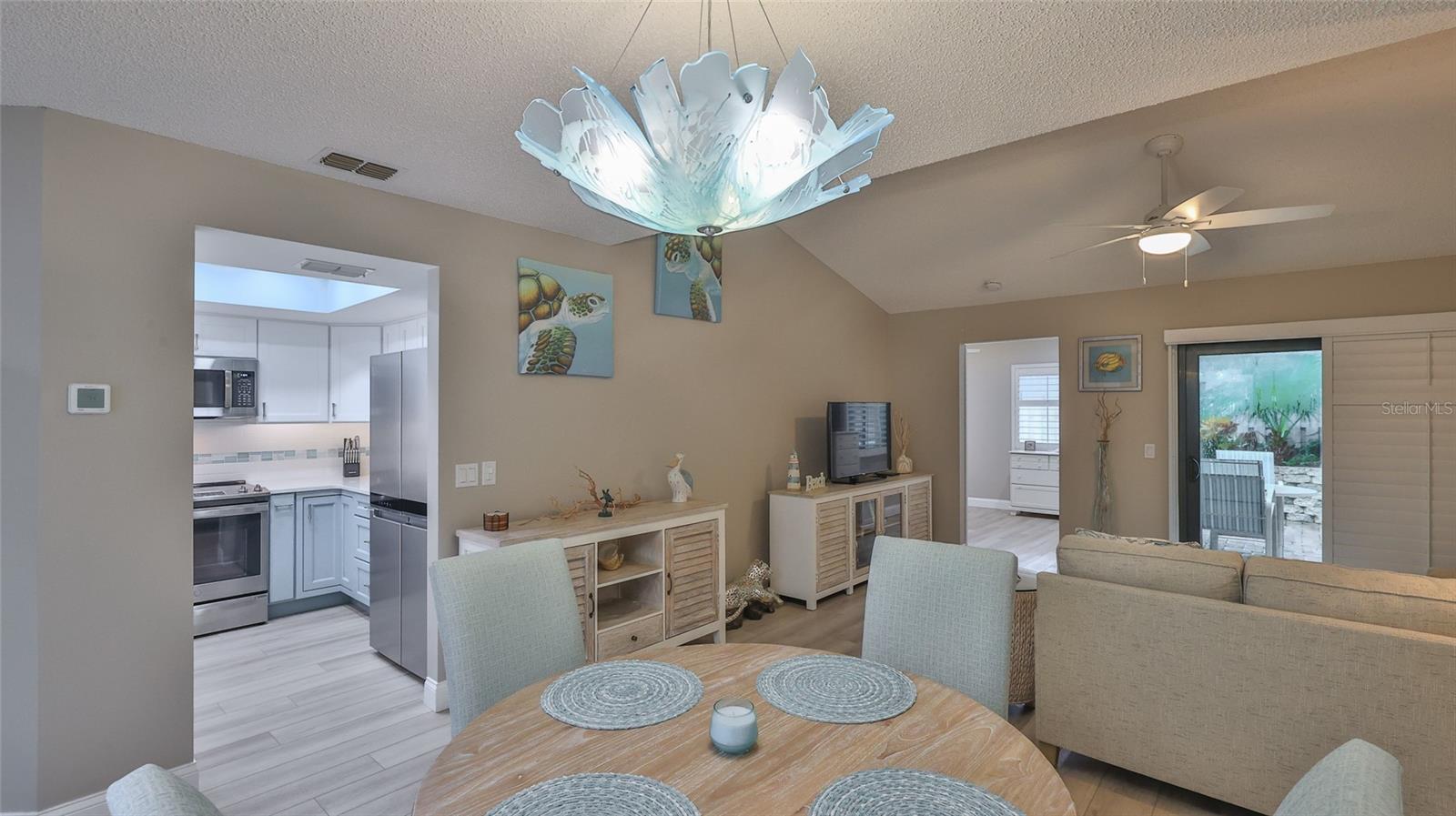 Image 18 of 41 For 4287 Sea Mist Drive