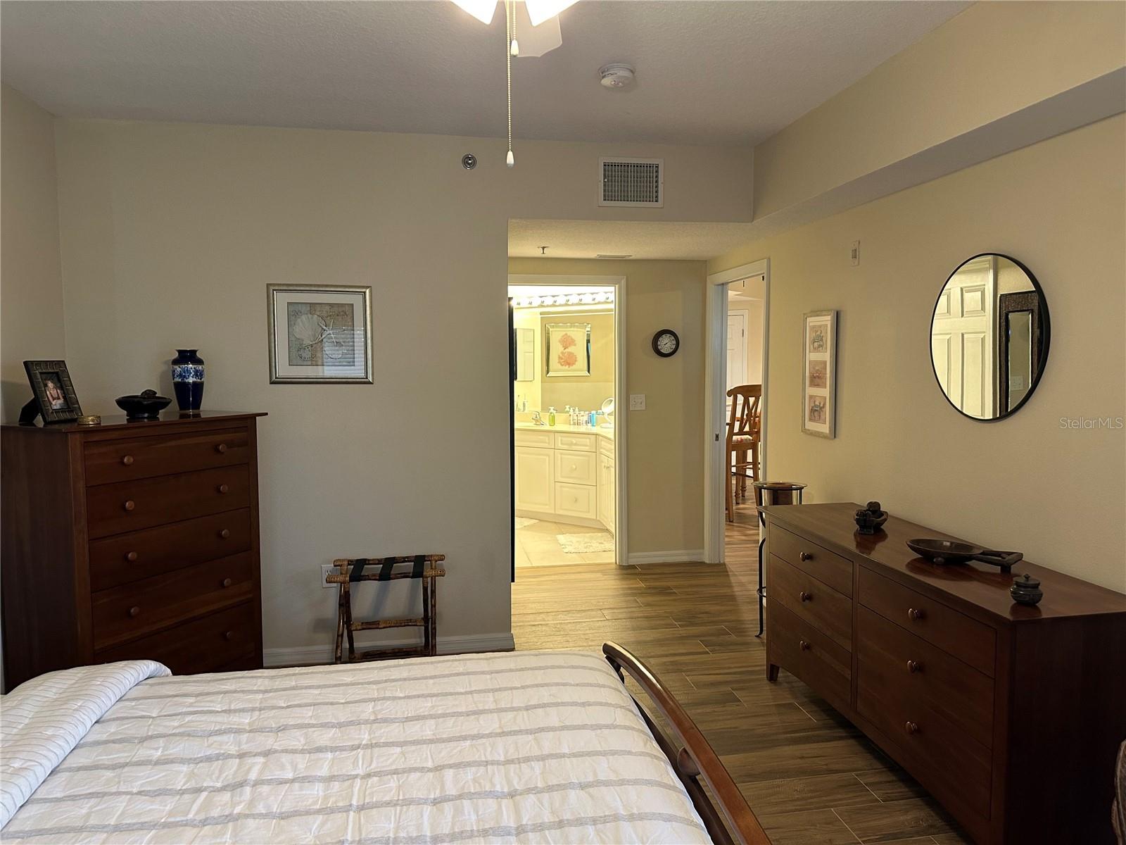 Image 16 of 40 For 5300 Atlantic Avenue 8-206