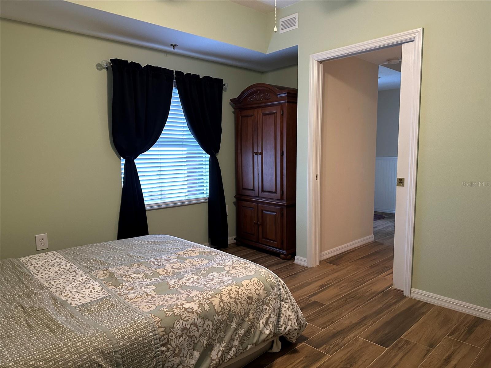Image 20 of 40 For 5300 Atlantic Avenue 8-206