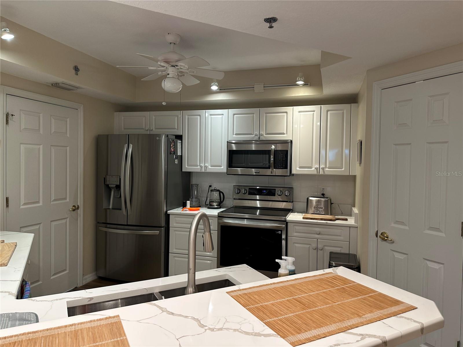 Image 7 of 40 For 5300 Atlantic Avenue 8-206