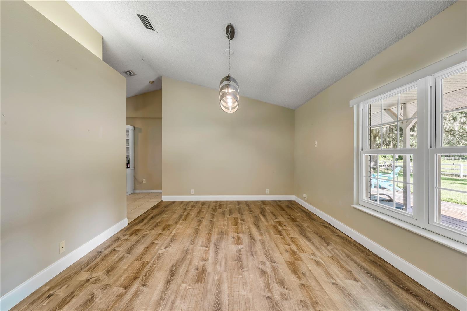 Image 19 of 92 For 3080 Ragis Road