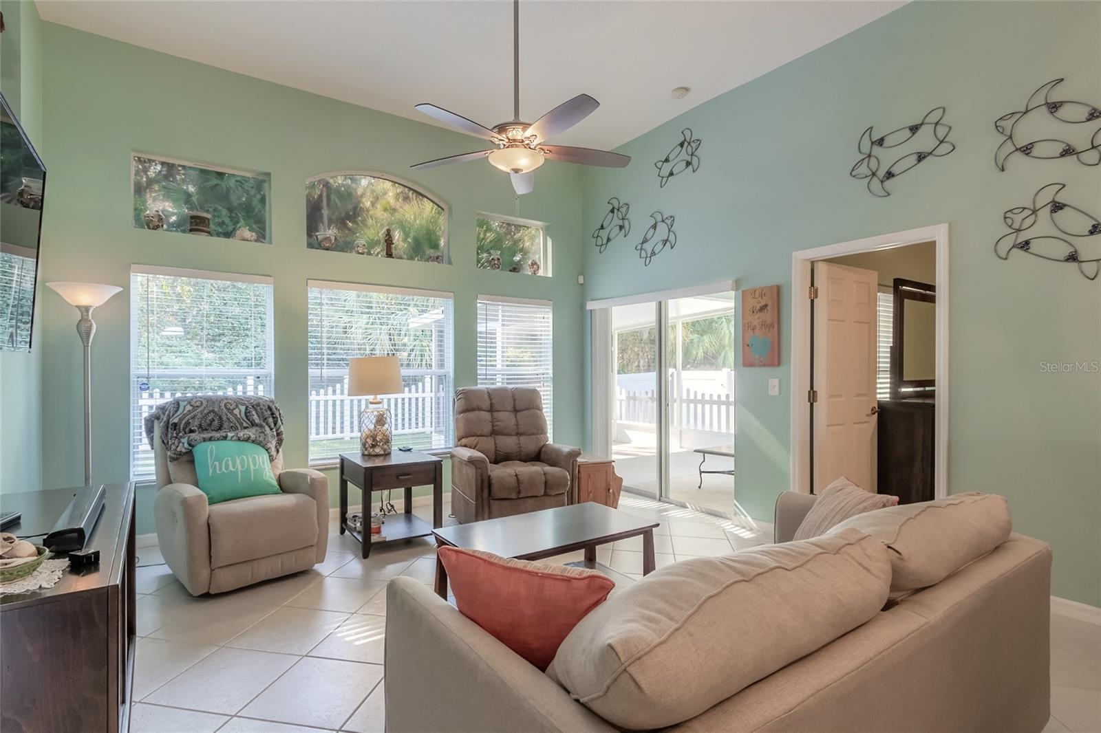 Image 17 of 44 For 704 Coral Trace Boulevard