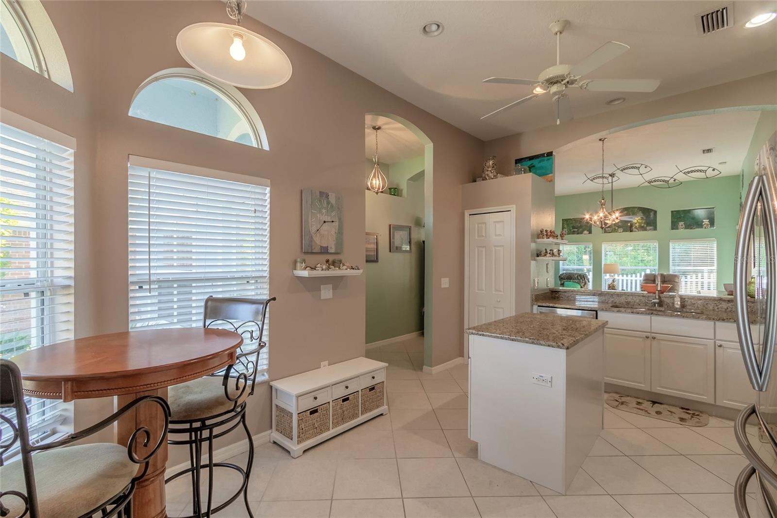 Image 25 of 44 For 704 Coral Trace Boulevard