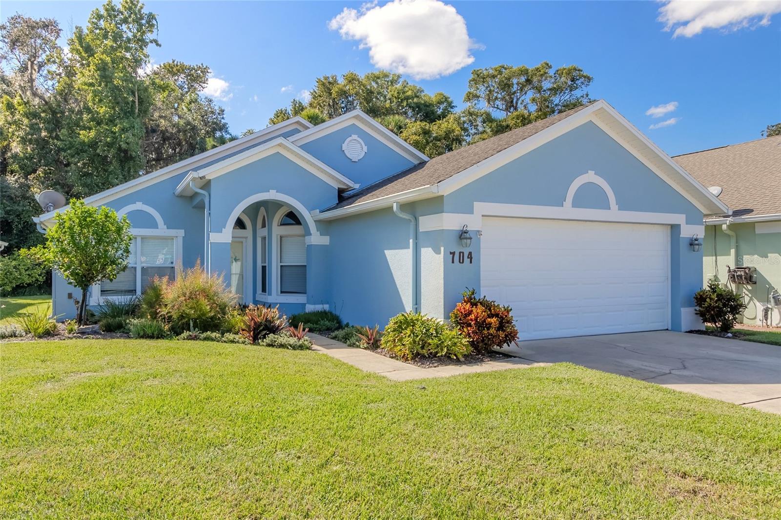 Image 3 of 44 For 704 Coral Trace Boulevard