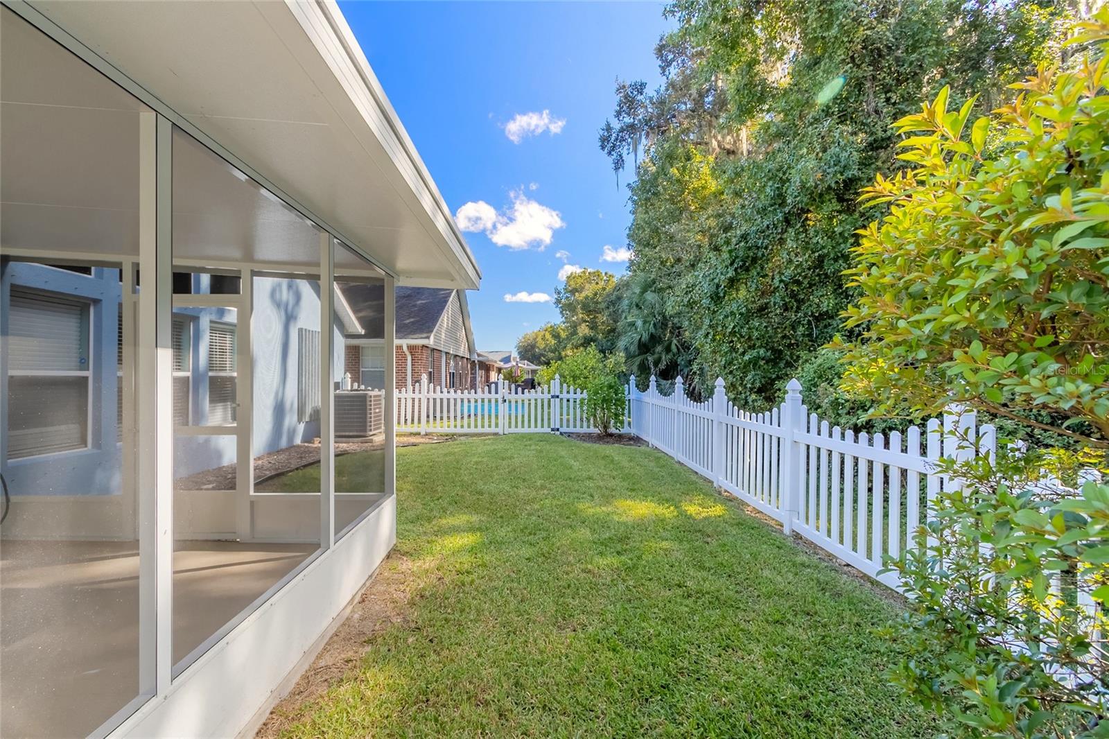 Image 33 of 44 For 704 Coral Trace Boulevard