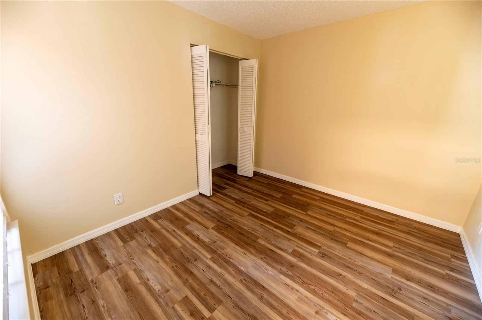 Image 10 of 14 For 853 Stonybrook Circle