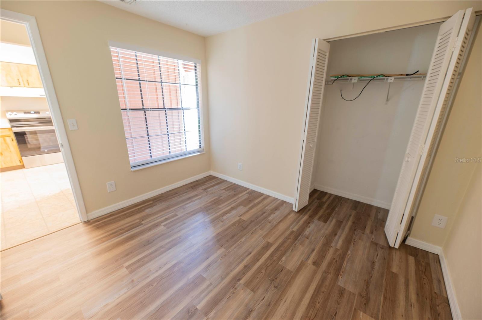Image 11 of 14 For 853 Stonybrook Circle