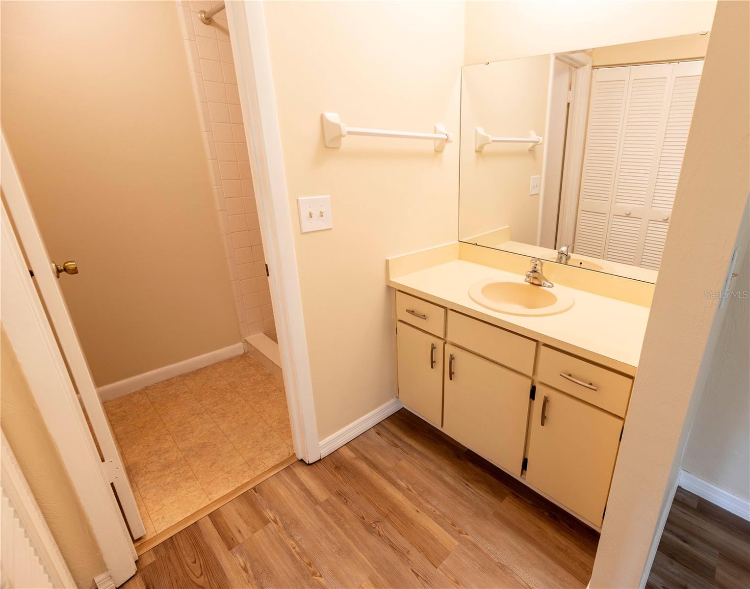 Image 6 of 14 For 853 Stonybrook Circle