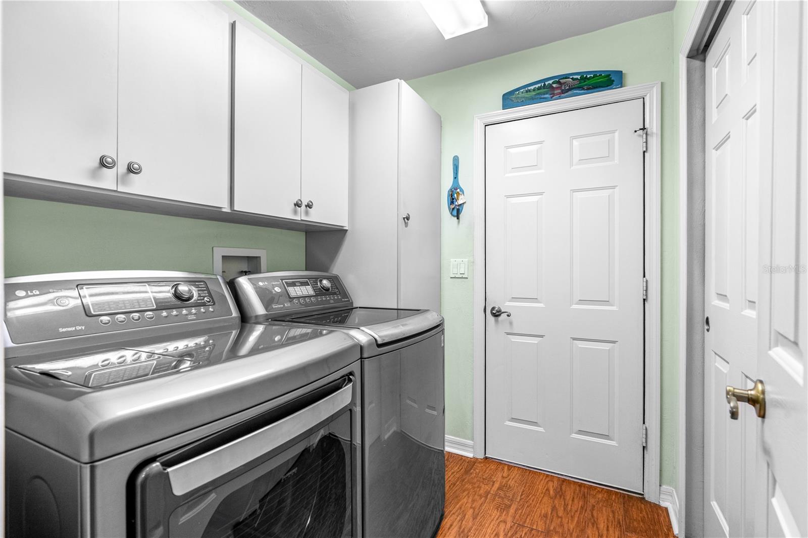 Image 15 of 46 For 993 Appleview Way