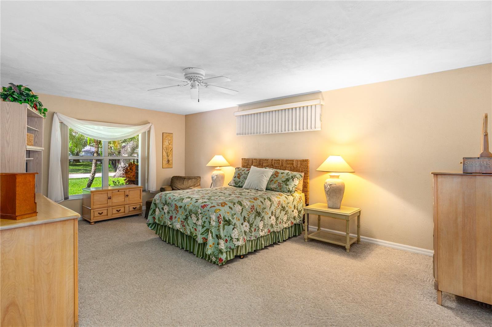Image 17 of 46 For 993 Appleview Way