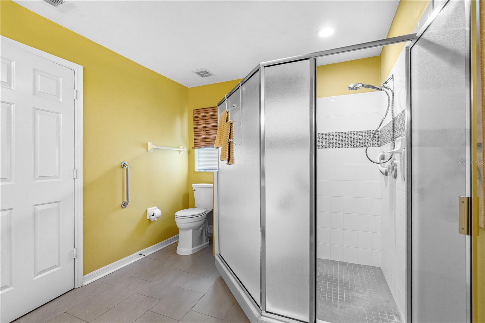 Image 22 of 46 For 993 Appleview Way