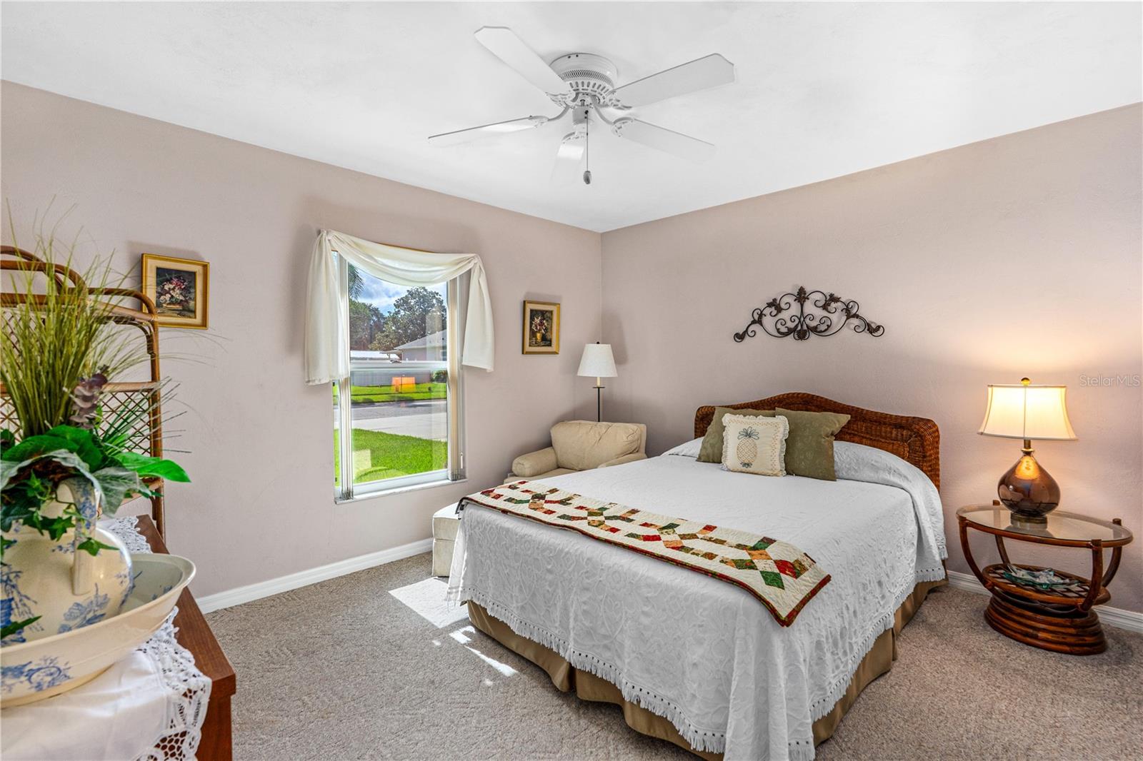 Image 26 of 46 For 993 Appleview Way