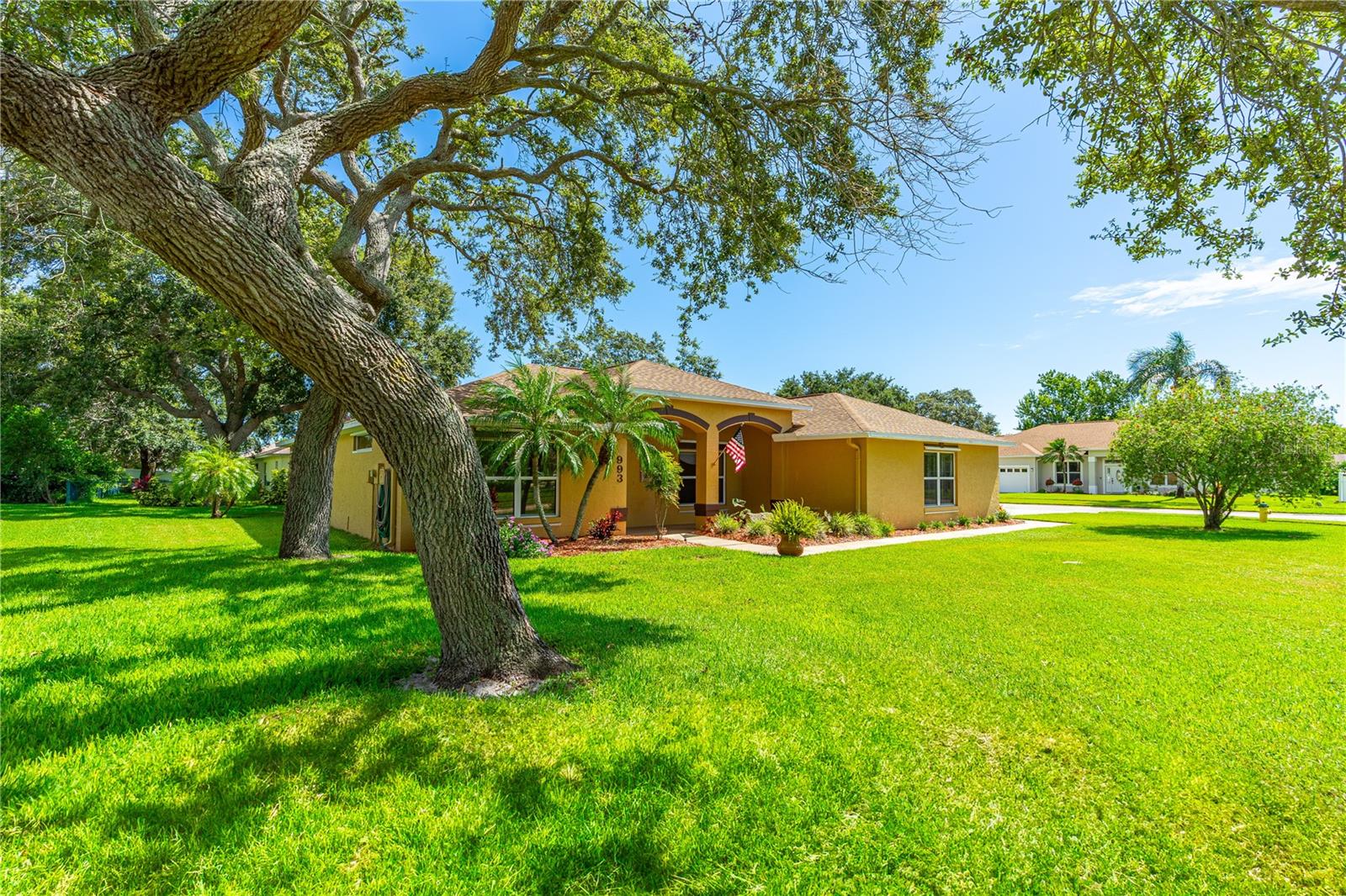 Image 3 of 46 For 993 Appleview Way