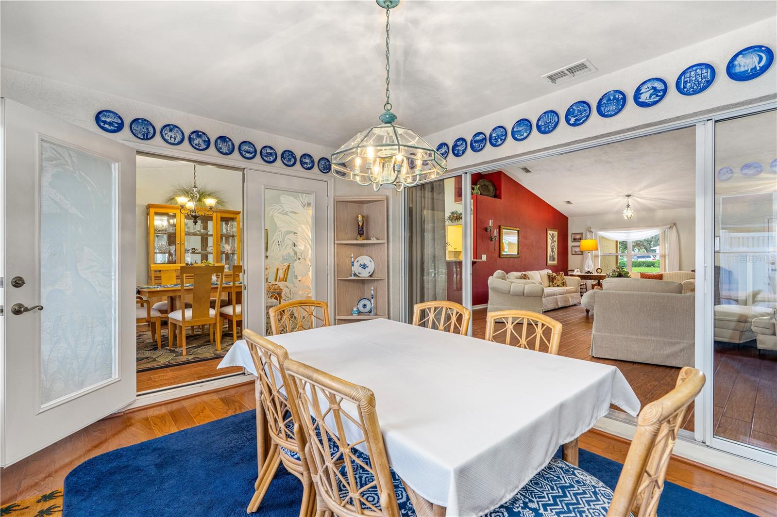 Image 31 of 46 For 993 Appleview Way
