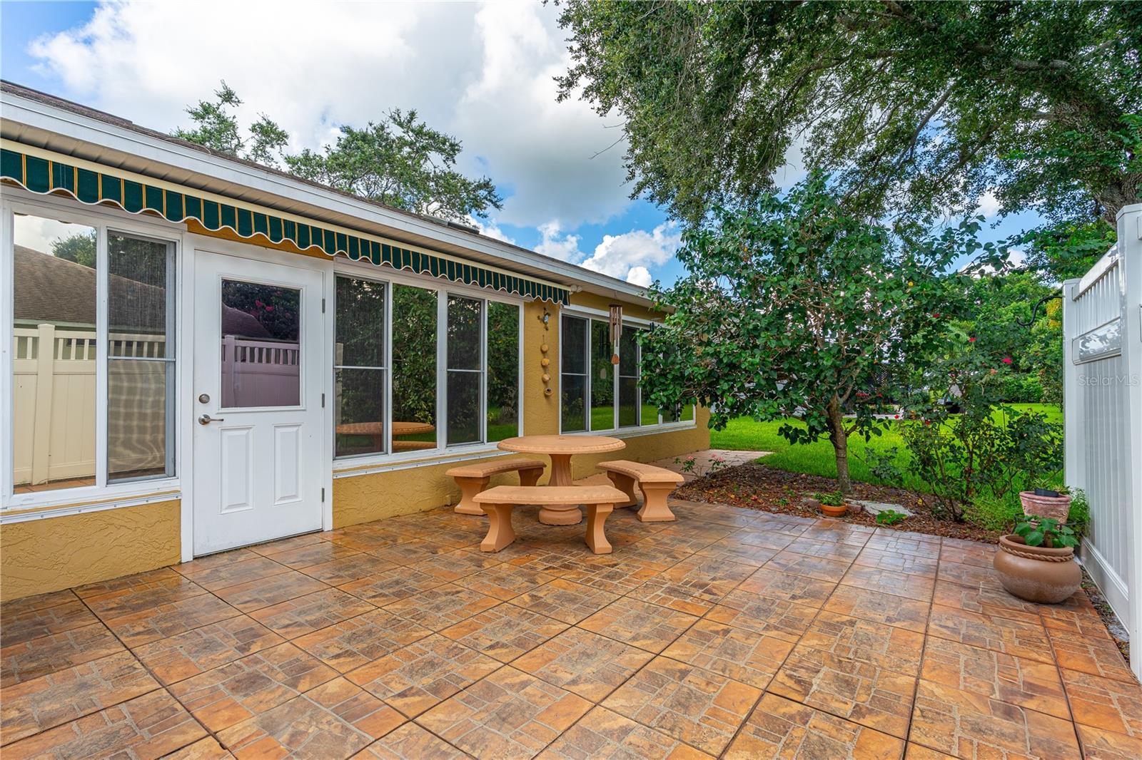 Image 32 of 46 For 993 Appleview Way