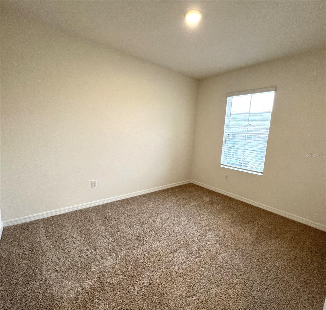 Image 13 of 26 For 44 Bella Lago Circle