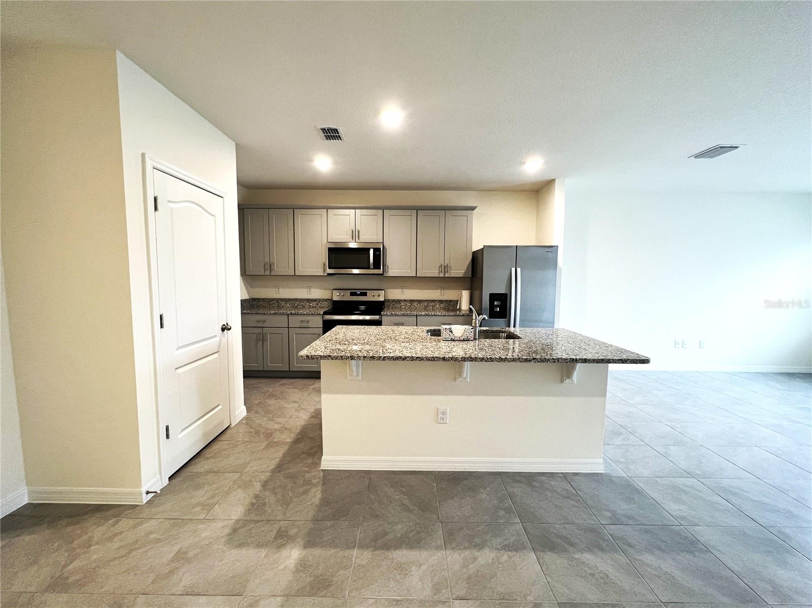 Image 4 of 26 For 44 Bella Lago Circle